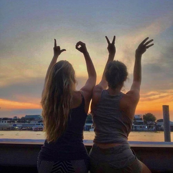 Meet your Posher’s Jacki and Cali Hawk - Picture 8 of 8